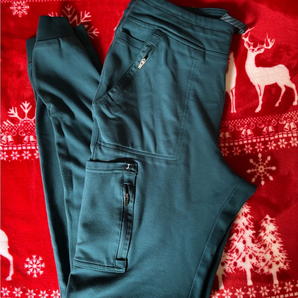 Jaanuu jogger scrub pants 
Color : Caribbean blue